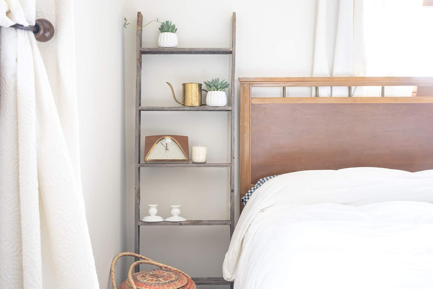BARNWOODUSA Throw Blanket Ladder – Fully Assembled Reclaimed Wood – Rustic Decorative Ladder for Towels, Quilts– Perfect Farmhouse Decor for Bathroom, Porch, or Living Room,5' x 18" Weathered Gray