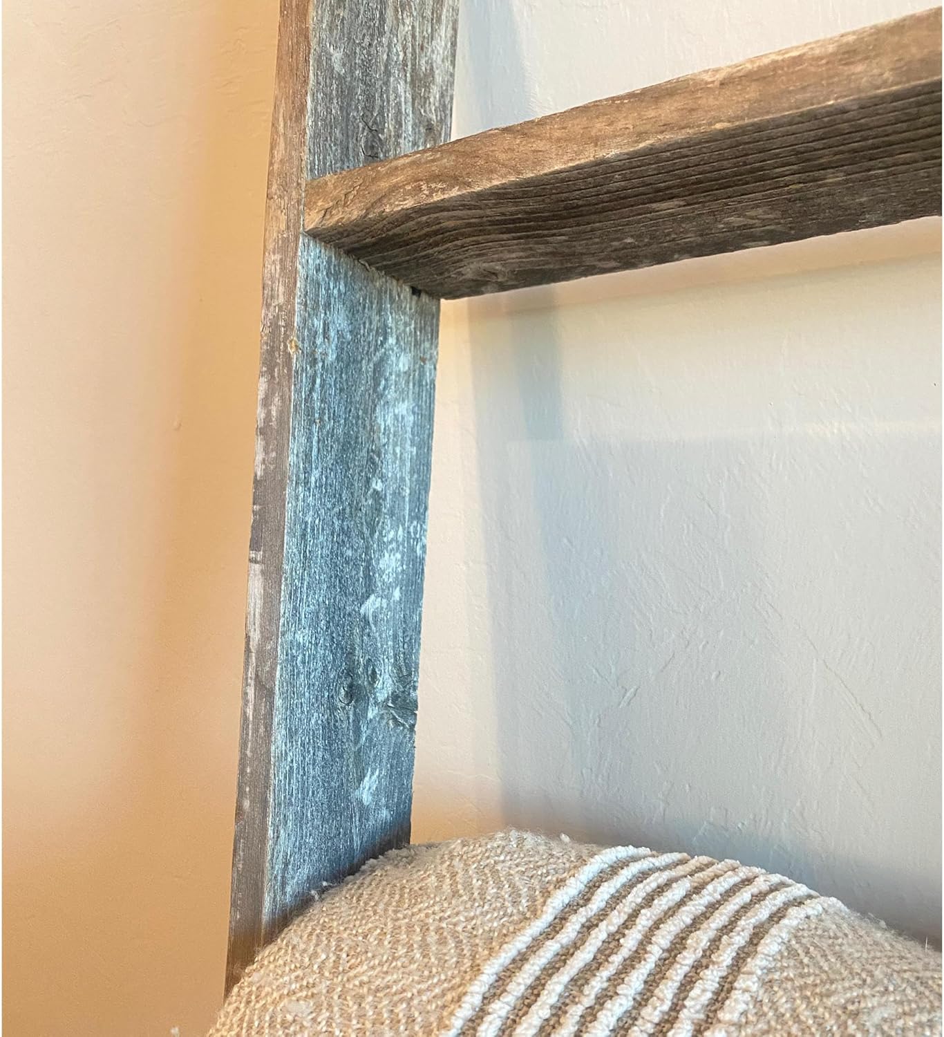 BARNWOODUSA Throw Blanket Ladder – Fully Assembled Reclaimed Wood – Rustic Decorative Ladder for Towels, Quilts– Perfect Farmhouse Decor for Bathroom, Porch, or Living Room,5' x 18" Weathered Gray