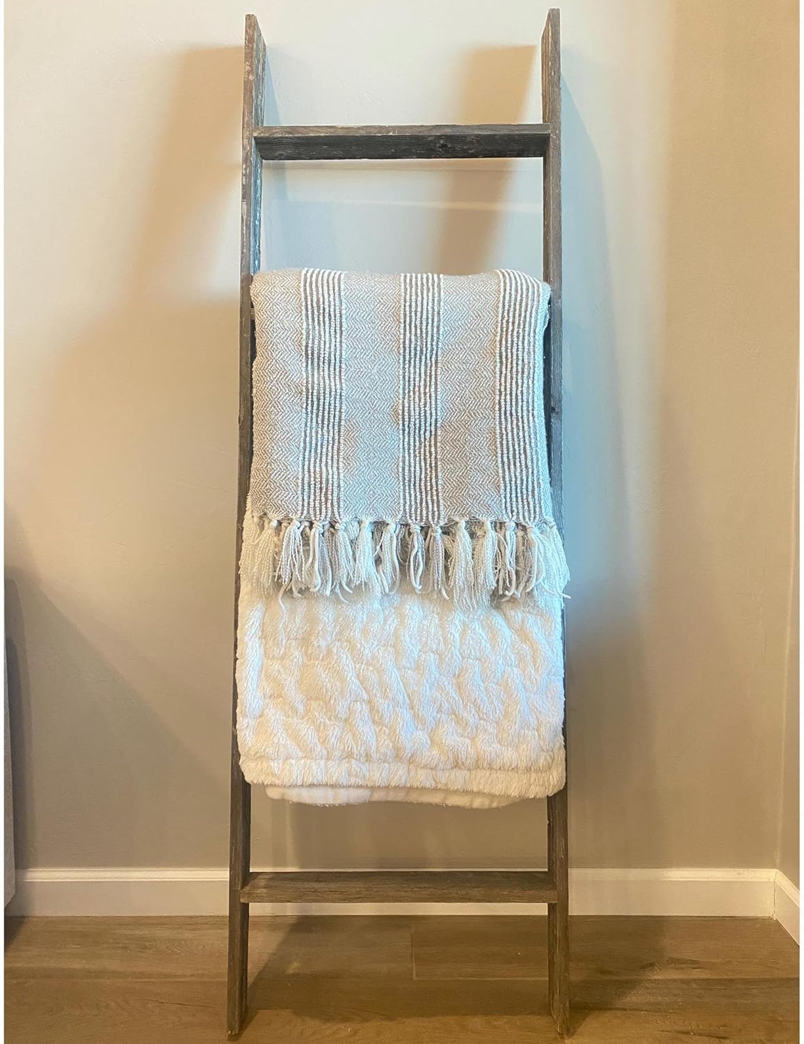 BARNWOODUSA Throw Blanket Ladder – Fully Assembled Reclaimed Wood – Rustic Decorative Ladder for Towels, Quilts– Perfect Farmhouse Decor for Bathroom, Porch, or Living Room,5' x 18" Weathered Gray