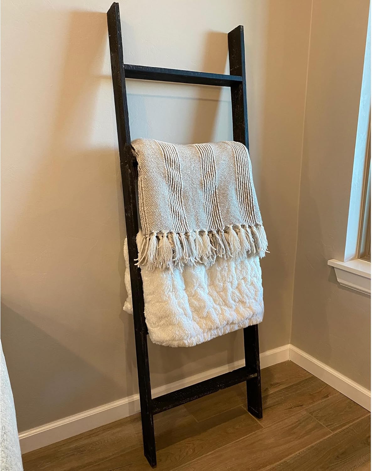 BARNWOODUSA Throw Blanket Ladder – Fully Assembled Reclaimed Wood – Rustic Decorative Ladder for Towels, Quilts– Perfect Farmhouse Decor for Bathroom, Porch, or Living Room,5' x 18" Weathered Gray