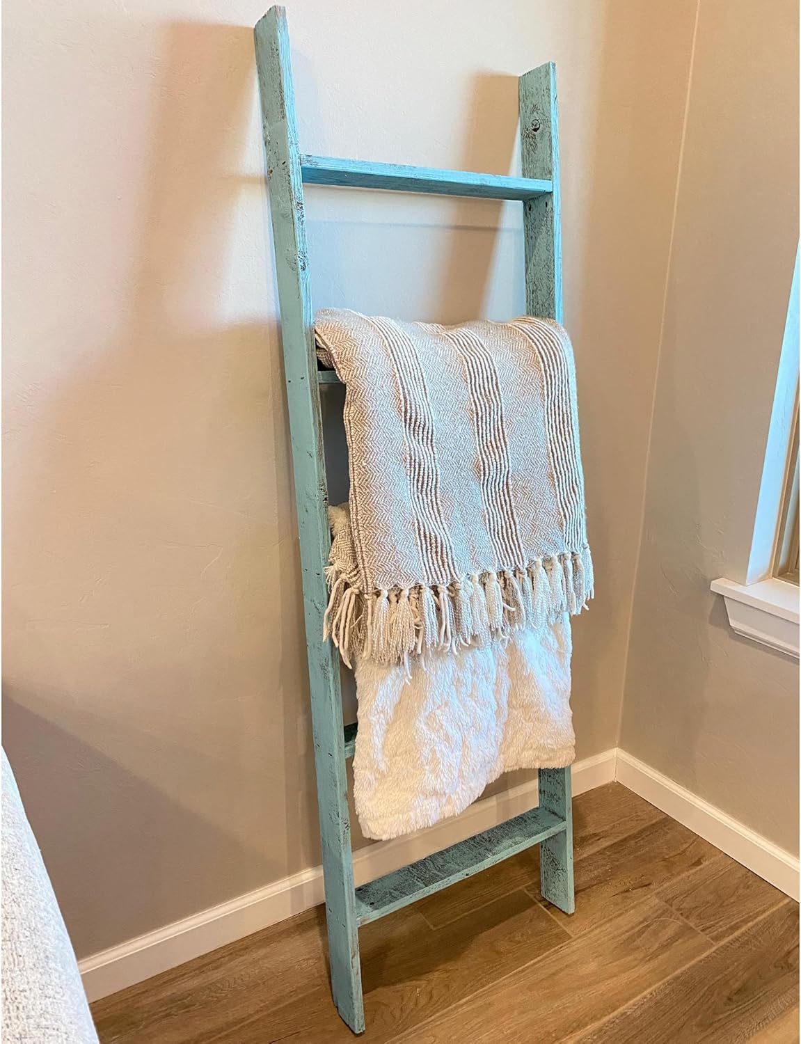 BARNWOODUSA Throw Blanket Ladder – Fully Assembled Reclaimed Wood – Rustic Decorative Ladder for Towels, Quilts– Perfect Farmhouse Decor for Bathroom, Porch, or Living Room,5' x 18" Weathered Gray